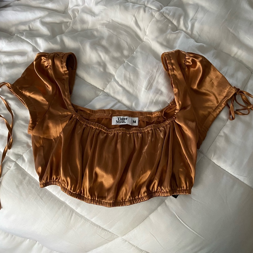 Tiger Mist satin crop!